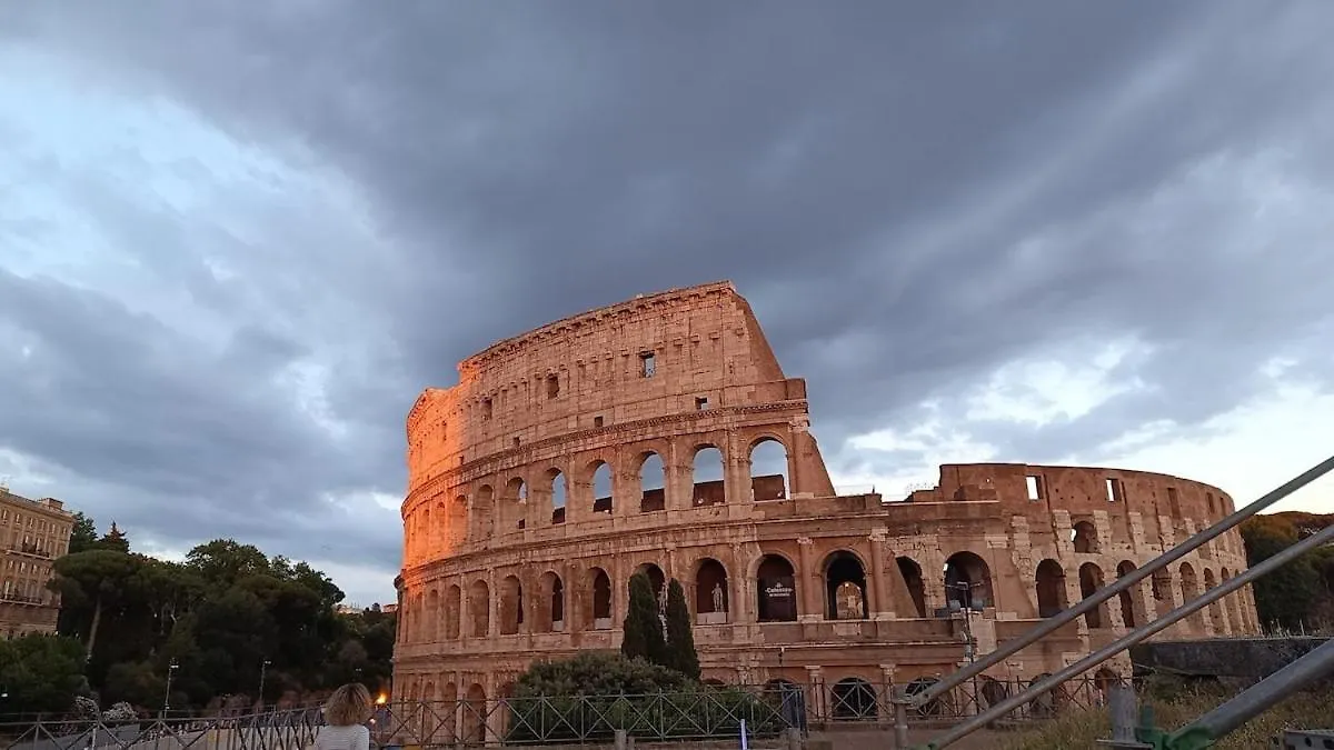 From Andrea Apartment To The Colosseum  Rome